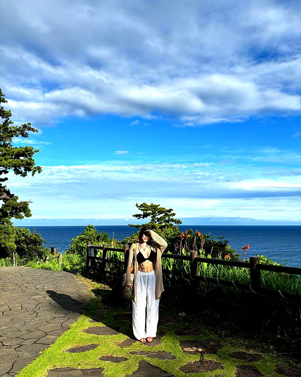 juneeberri instagram image archive image