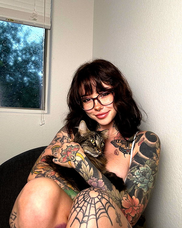 juneeberri instagram image archive image