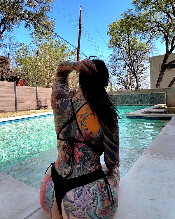 juneeberri instagram image archive image
