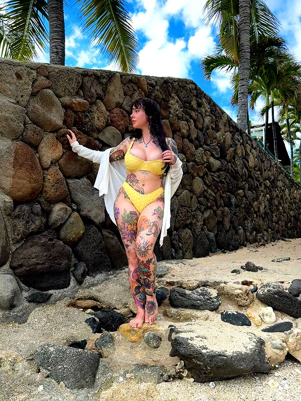 juneeberri instagram image archive image