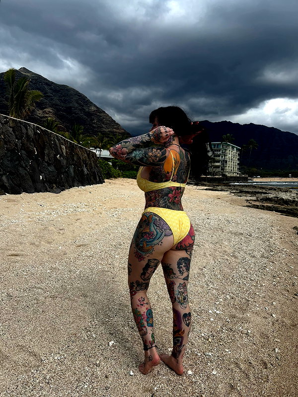 juneeberri instagram image archive image