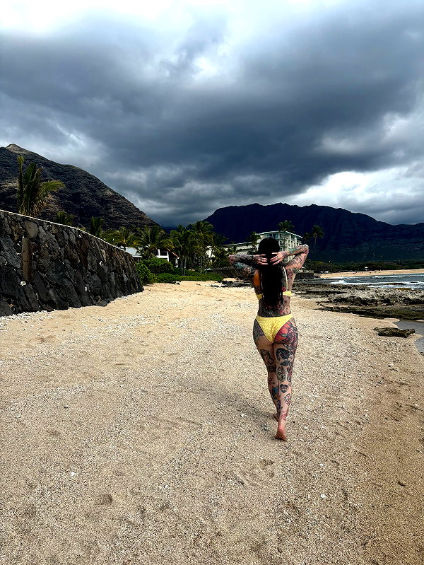 juneeberri instagram image archive image