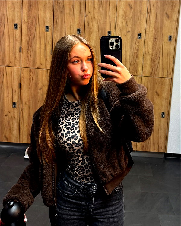 justfranzi.x instagram image archive image