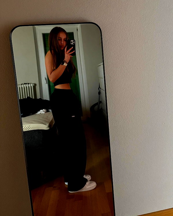 justfranzi.x instagram image archive image