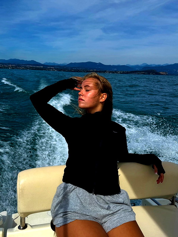 justfranzi.x instagram image archive image