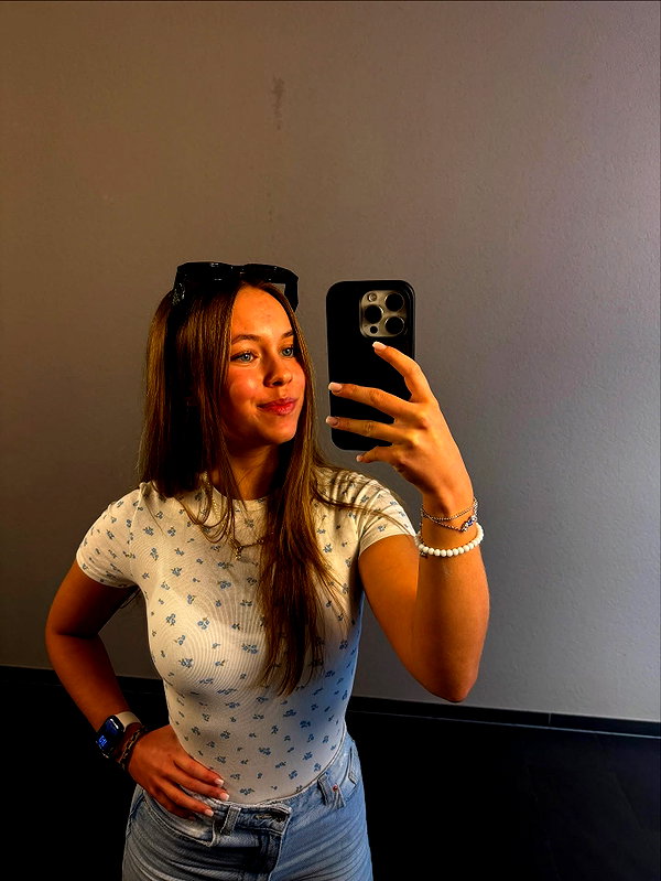 justfranzi.x justfranzi.x archive image