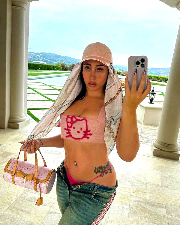 kaliuchis instagram image archive image