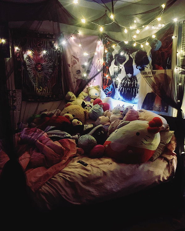 karis.gutz instagram image archive image