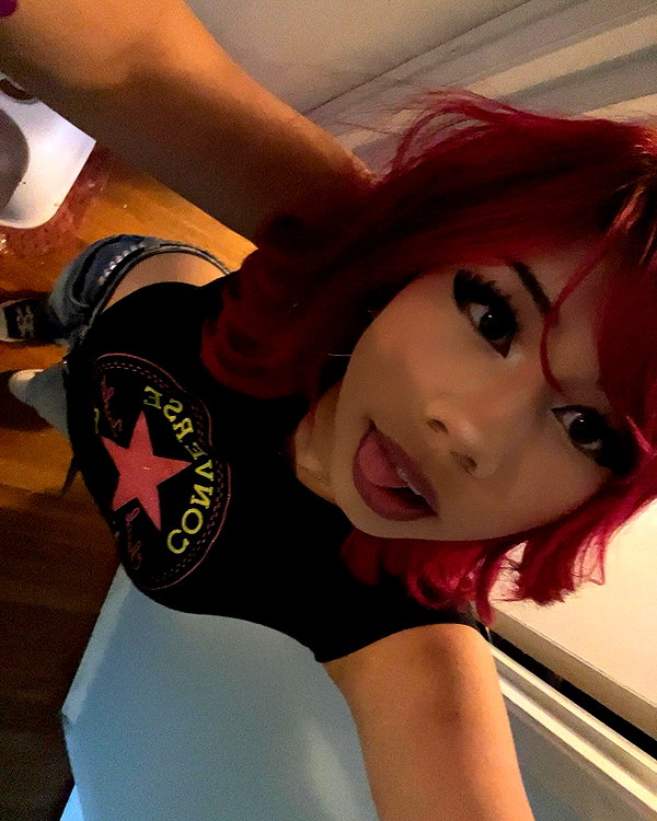 karis.gutz instagram image archive image