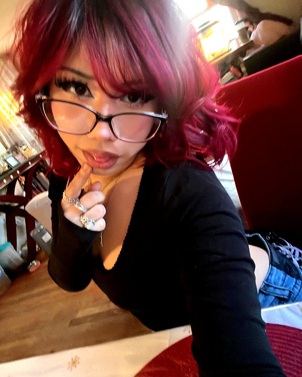 karis.gutz instagram image archive image