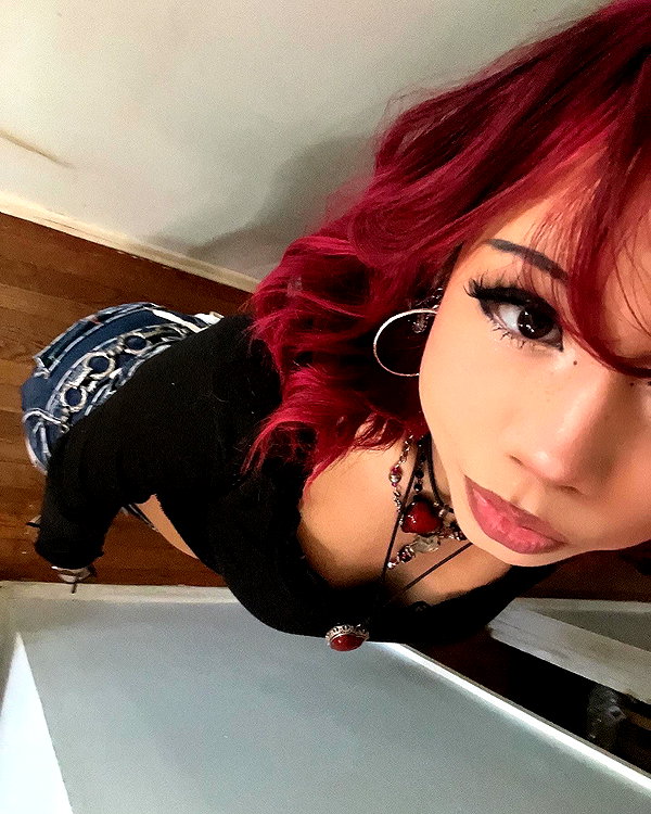 karis.gutz instagram image archive image