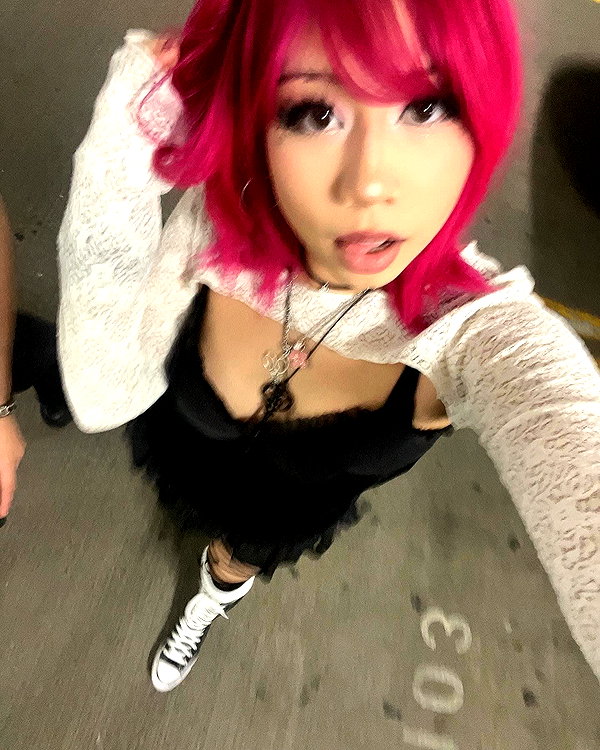 karis.gutz instagram image archive image
