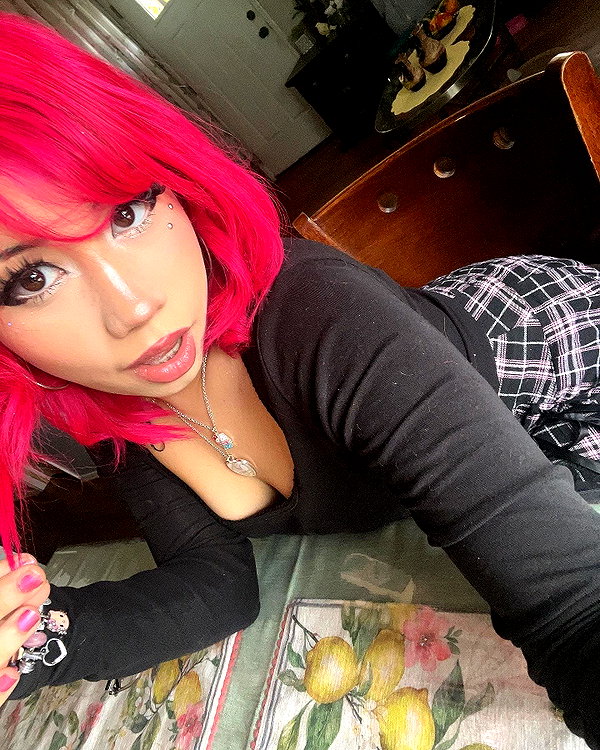 karis.gutz instagram image archive image