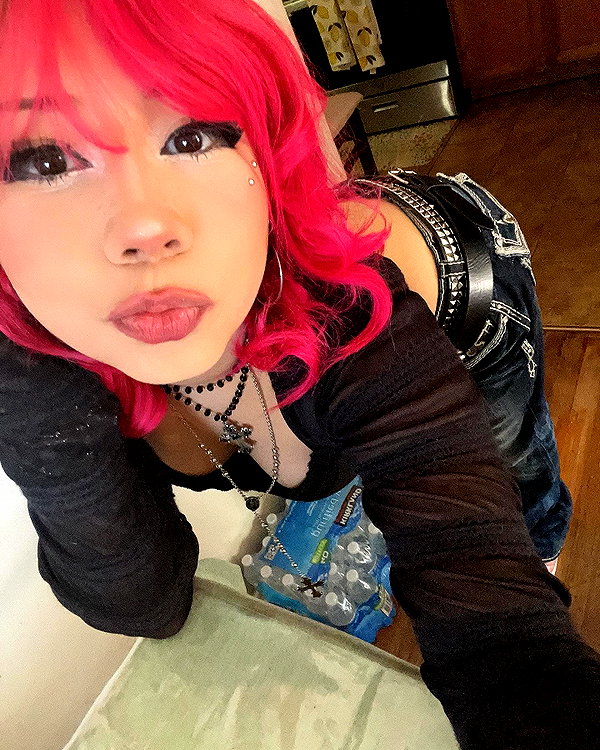 karis.gutz instagram image archive image