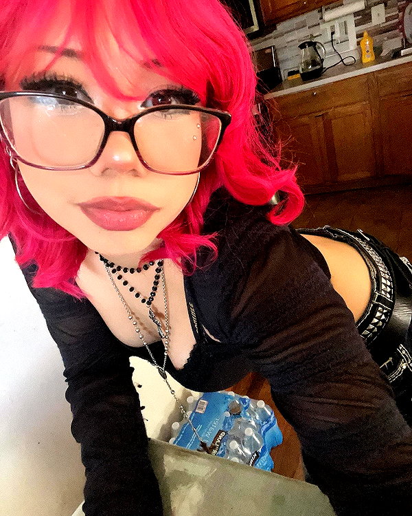 karis.gutz instagram image archive image