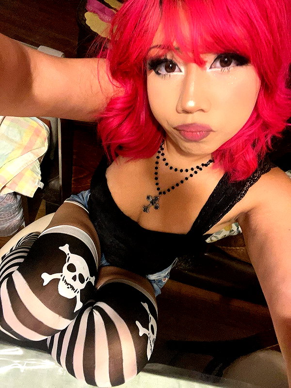 karis.gutz instagram image archive image