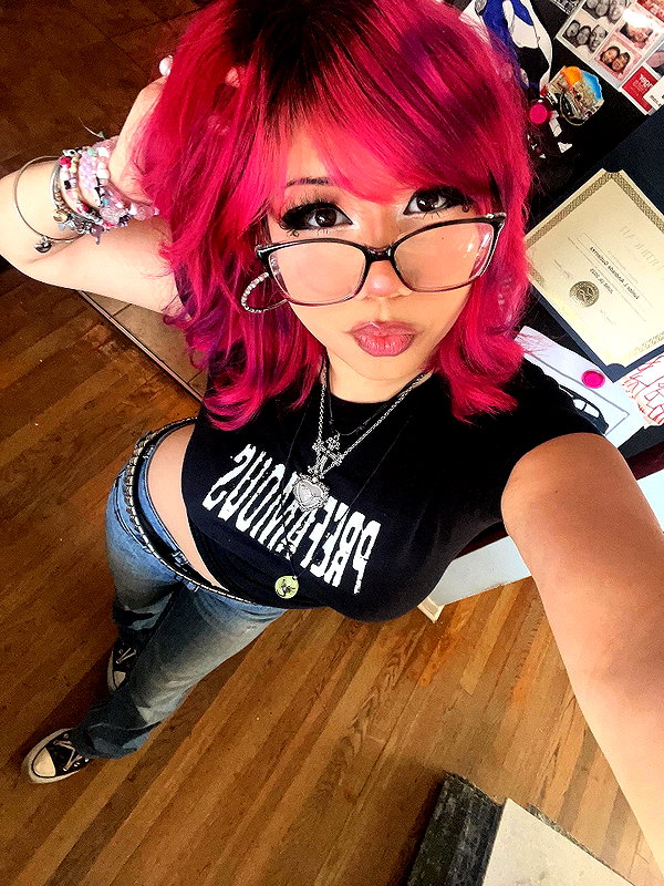 karis.gutz instagram image archive image