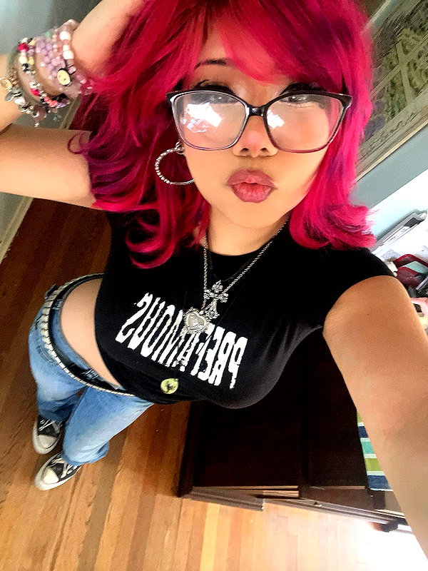 karis.gutz instagram image archive image