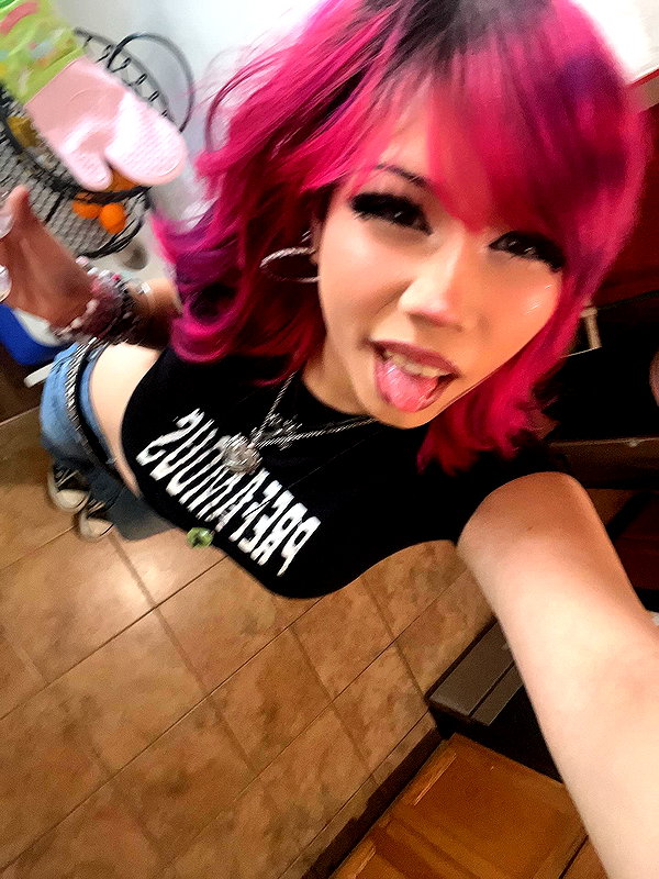 karis.gutz instagram image archive image