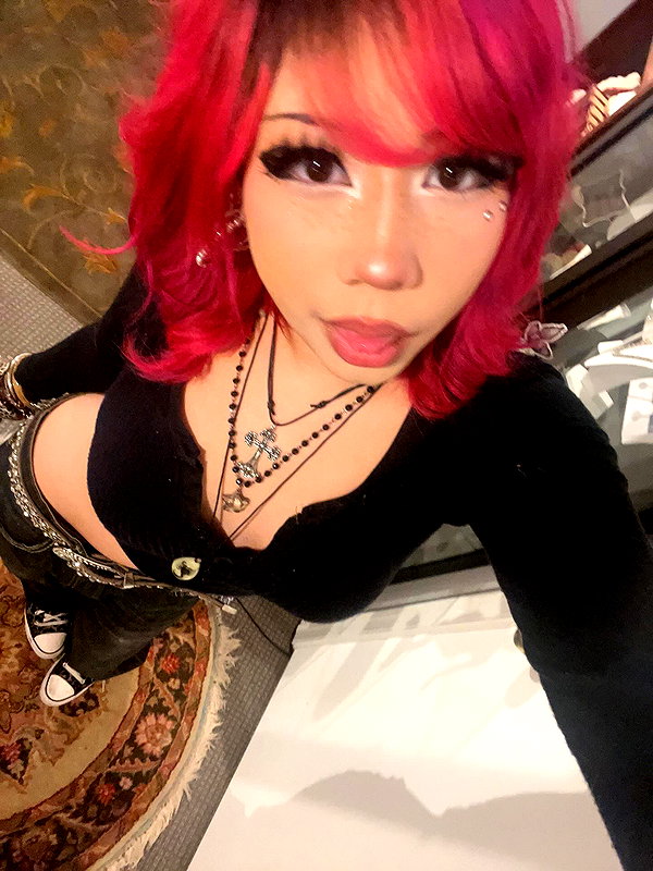karis.gutz instagram image archive image