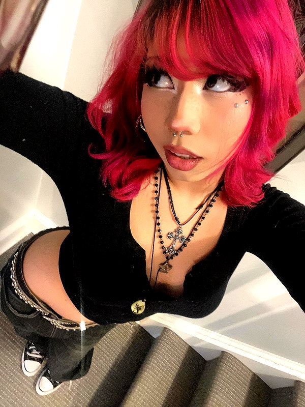 karis.gutz instagram image archive image