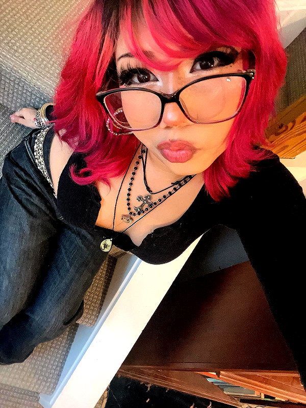 karis.gutz instagram image archive image