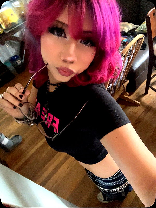 karis.gutz instagram image archive image