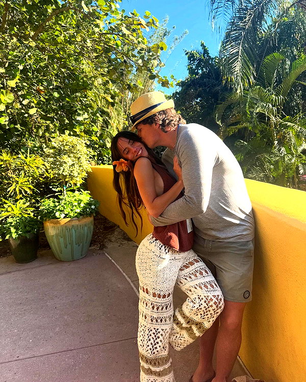 katelynernst3 instagram image archive image