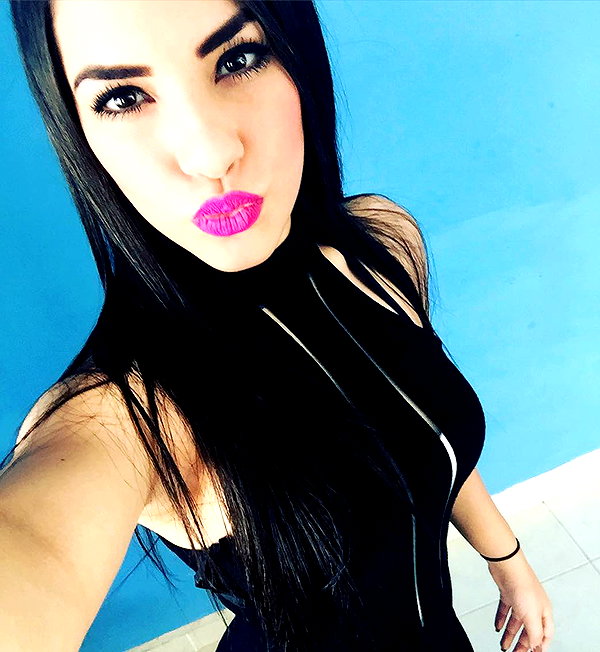 kimberly.loaiza instagram image archive image