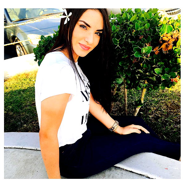 kimberly.loaiza instagram image archive image