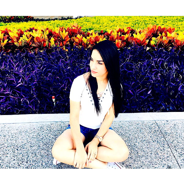 kimberly.loaiza instagram image archive image