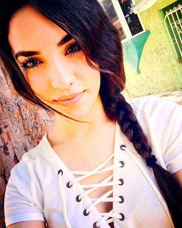 kimberly.loaiza instagram image archive image