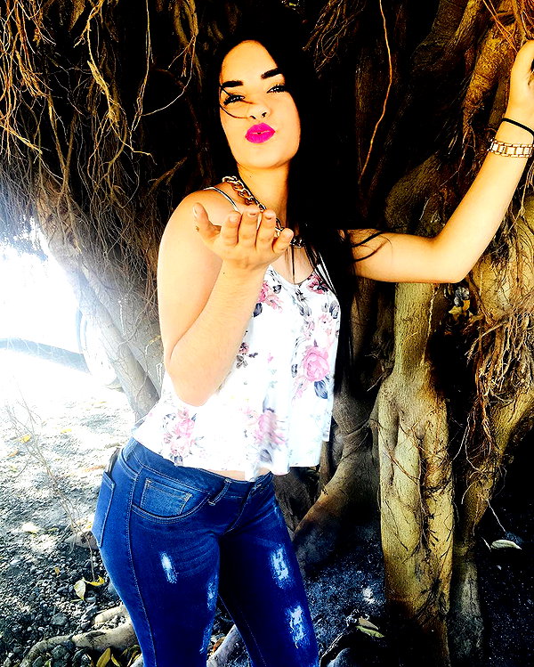 kimberly.loaiza instagram image archive image