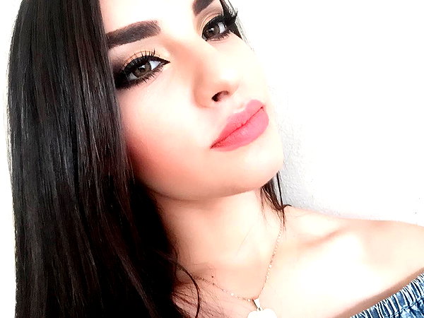 kimberly.loaiza instagram image archive image