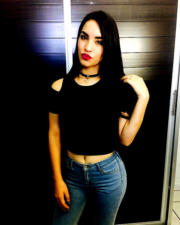 kimberly.loaiza instagram image archive image