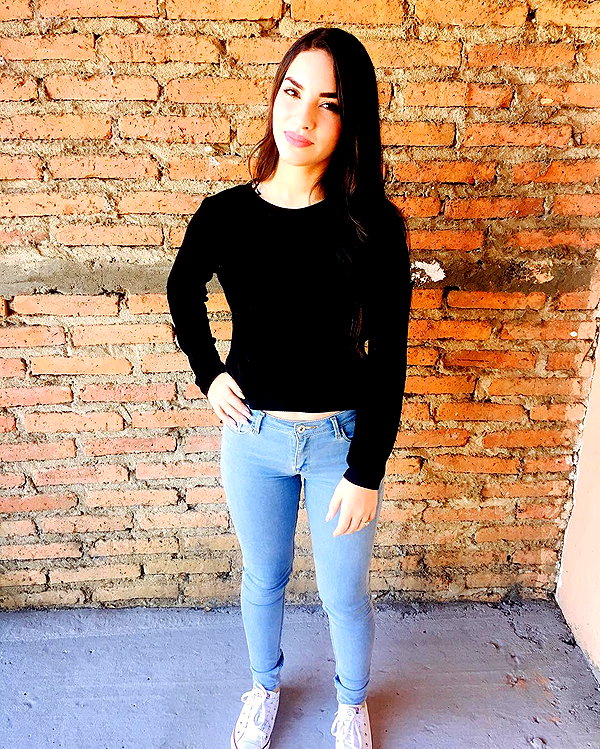 kimberly.loaiza instagram image archive image