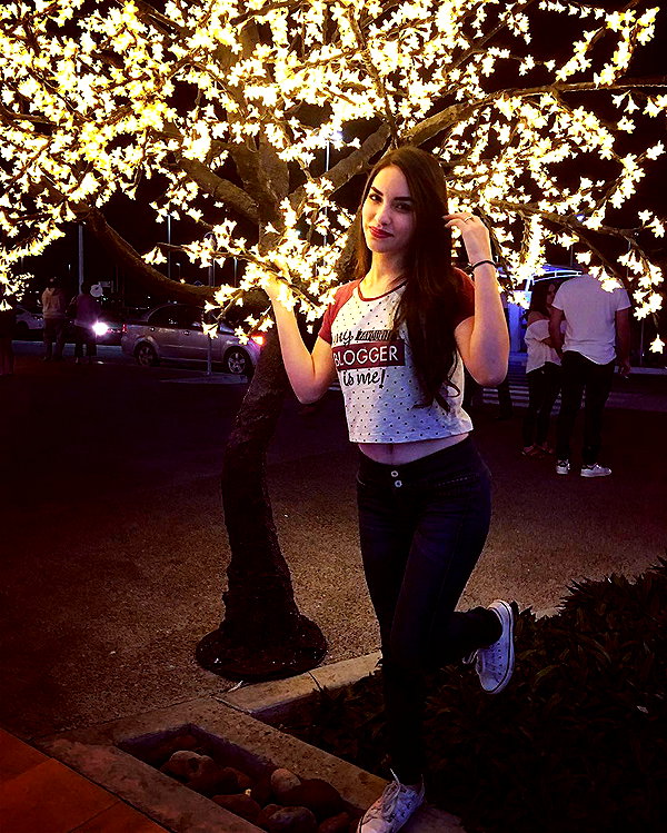 kimberly.loaiza instagram image archive image
