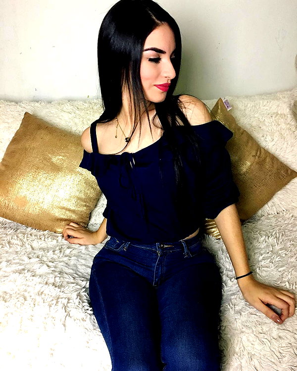 kimberly.loaiza instagram image archive image