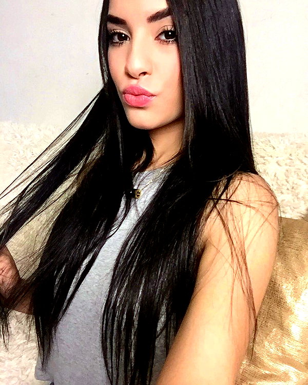 kimberly.loaiza instagram image archive image