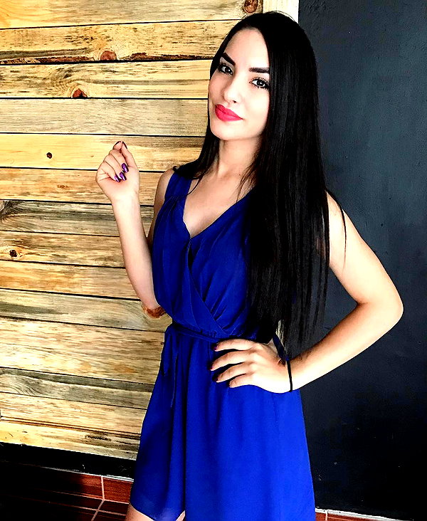 kimberly.loaiza instagram image archive image