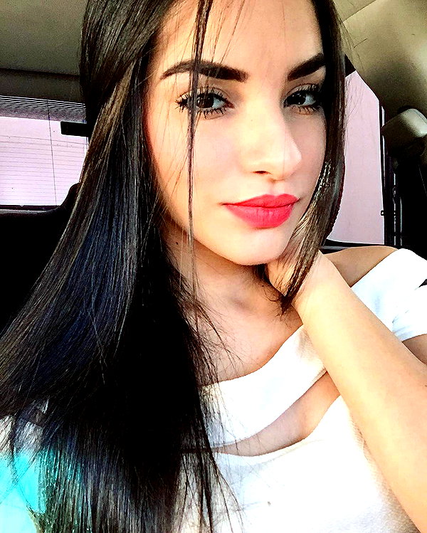 kimberly.loaiza instagram image archive image