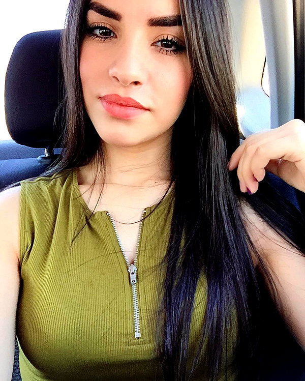 kimberly.loaiza instagram image archive image