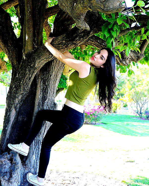 kimberly.loaiza instagram image archive image