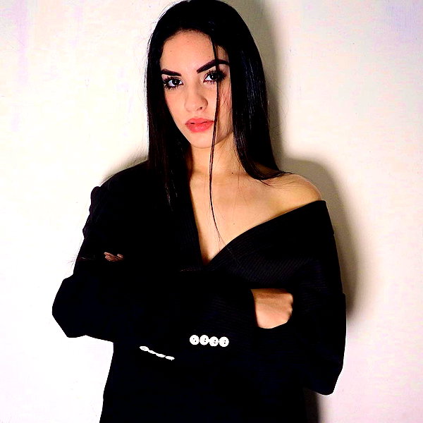 kimberly.loaiza instagram image archive image