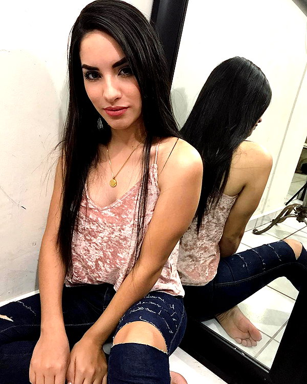 kimberly.loaiza instagram image archive image