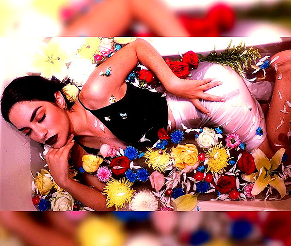kimberly.loaiza instagram image archive image