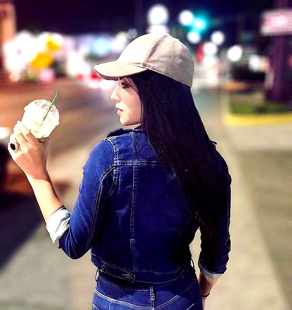 kimberly.loaiza instagram image archive image