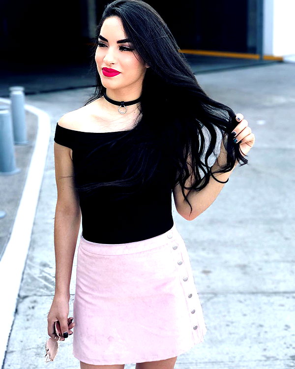 kimberly.loaiza instagram image archive image