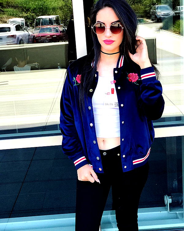 kimberly.loaiza instagram image archive image