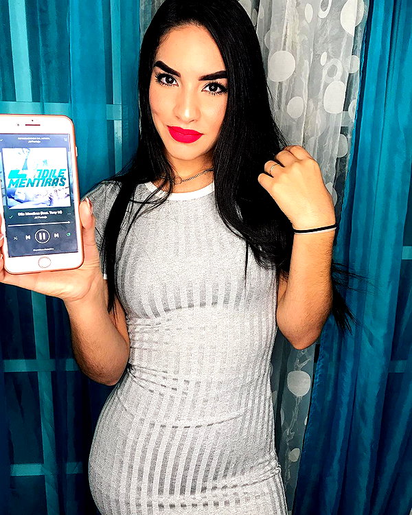 kimberly.loaiza instagram image archive image